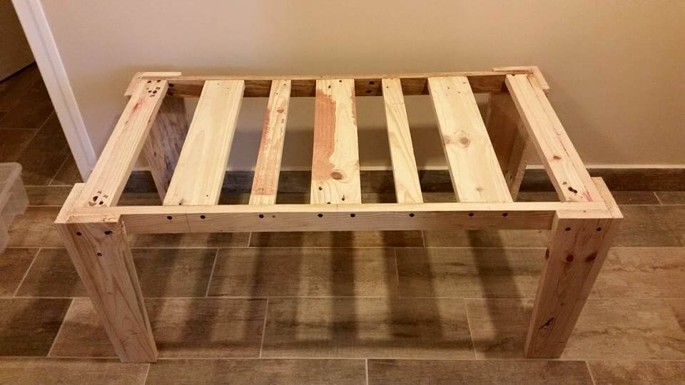 pallet-made-base-frame-for-coffee-table.jpg