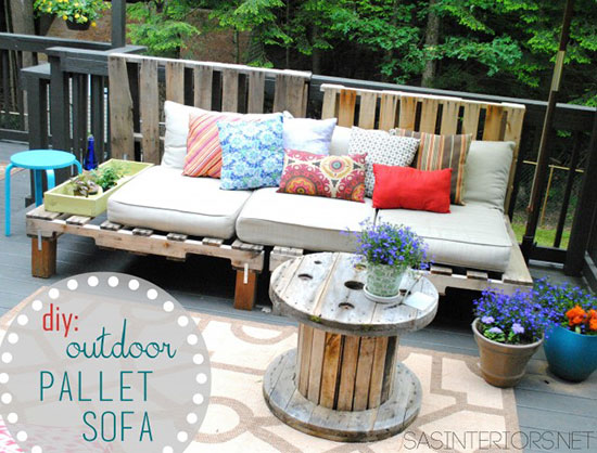 DIY-Pallet-Outdoor-Sofa.jpg